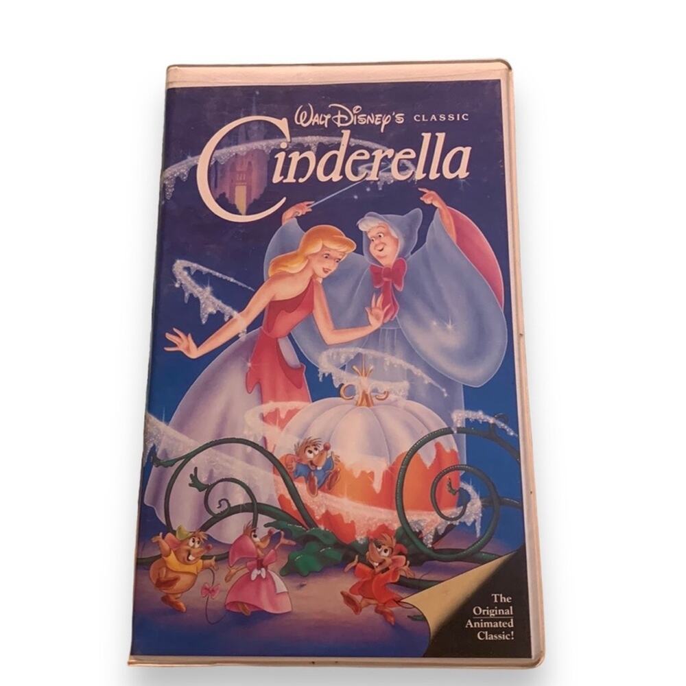 Cinderella Black Diamond VTG RARE VHS Disney clam shell packaging with hologram